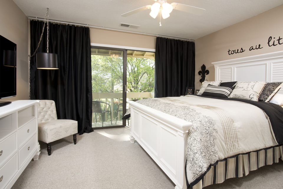 3rd Floor Queen Bedroom