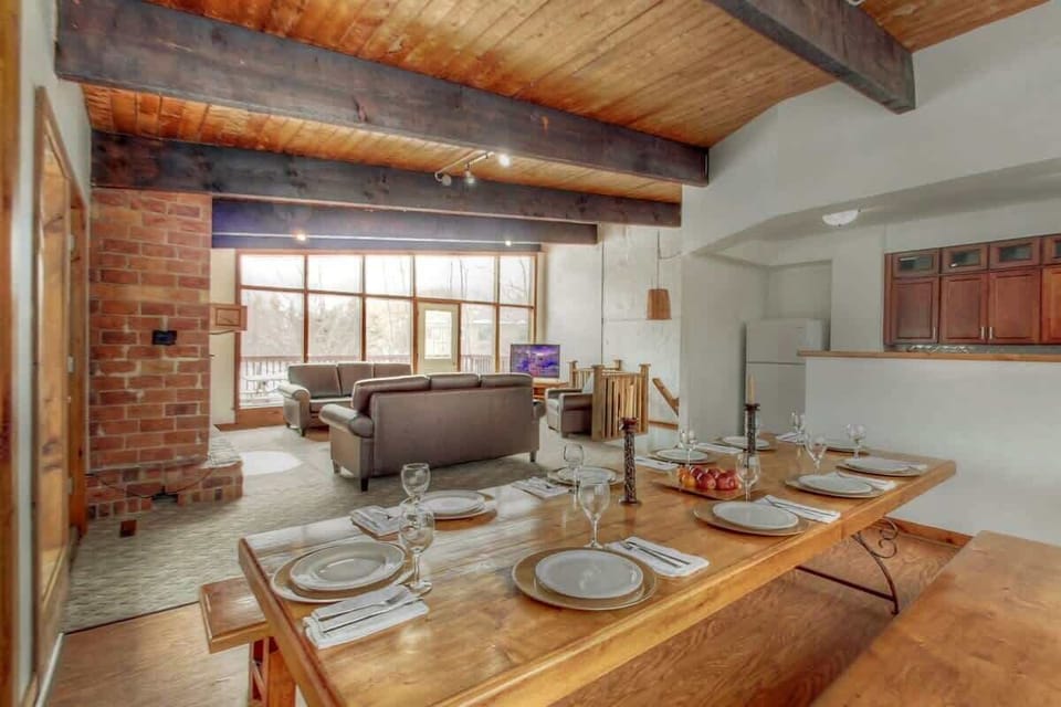 Dining table, can sit up to 14 people