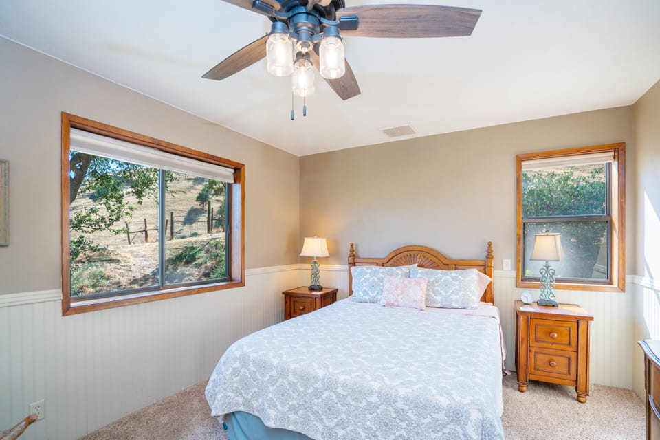 Guest Queen bedroom