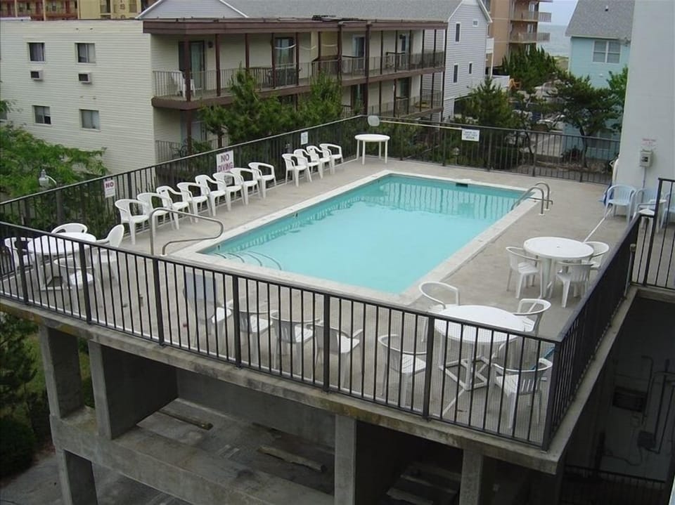 Pool - 3 feet shallow end, 5 feet deep end
