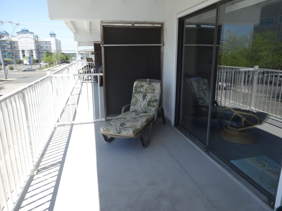 Outdoor Chaise Lounge