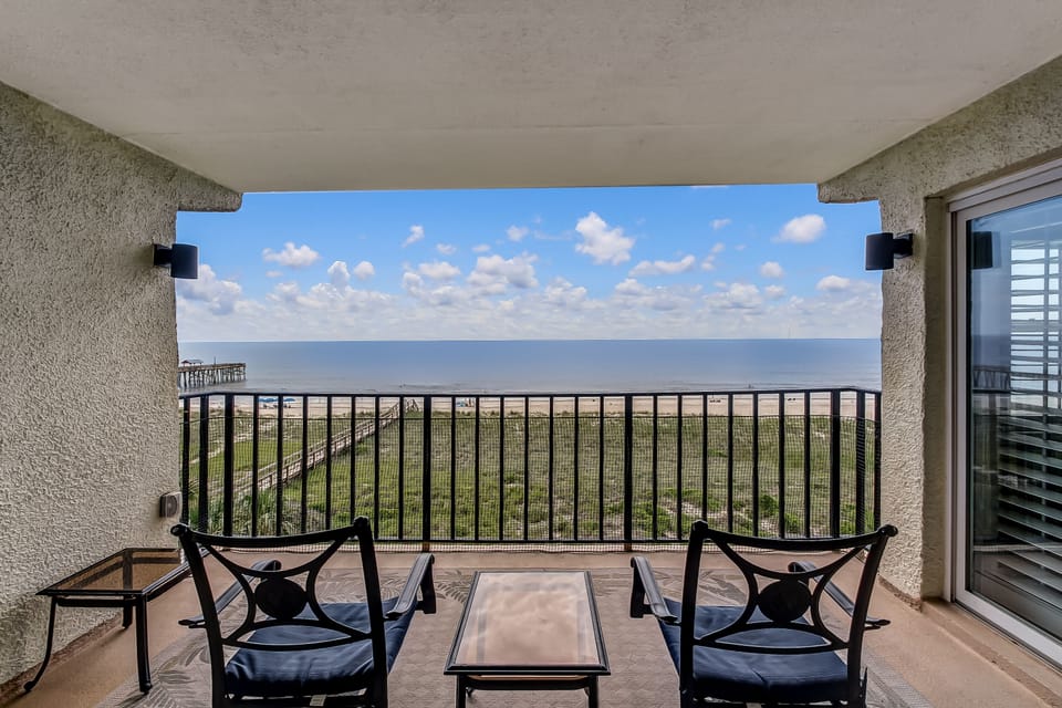 4th Floor Amelia South - Beautiful Oceanfront View from Private Balcony