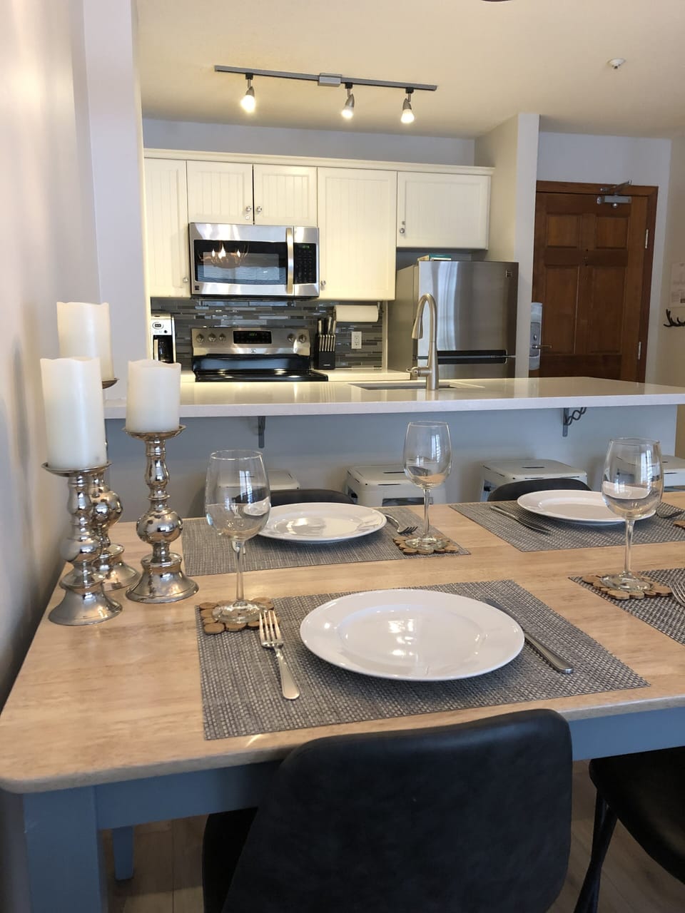Kitchen with new quartz counter tops