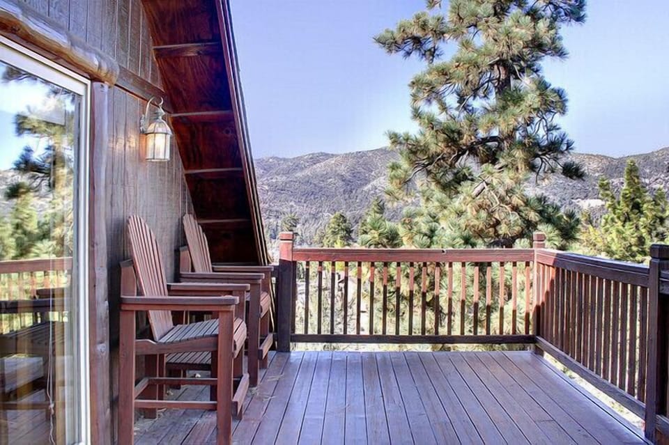 deck off upstairs bedroom