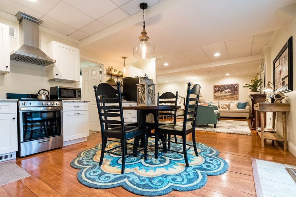 Dining room table seats 4 people