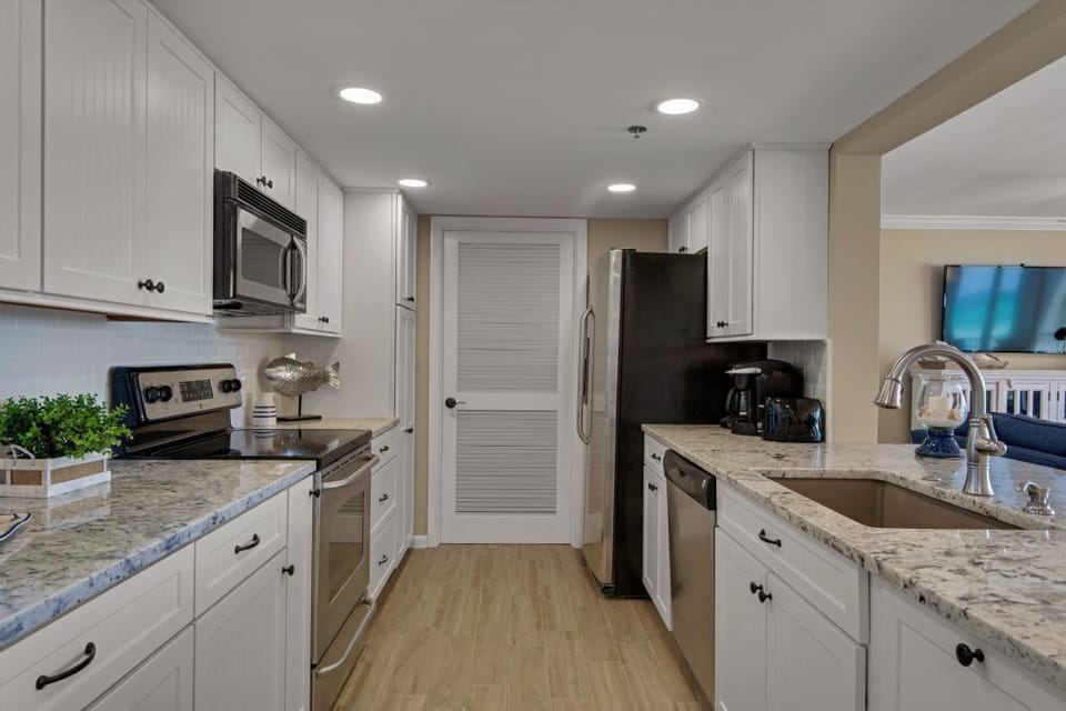 Large kitchen with plenty of counter space