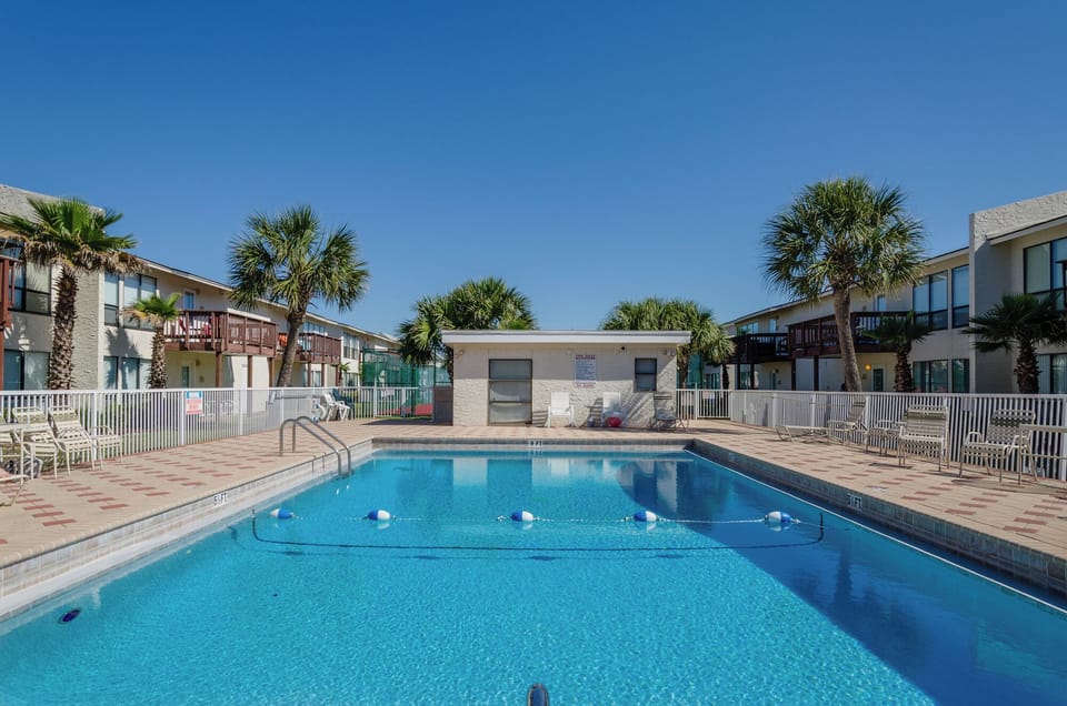 Beachview Pool area