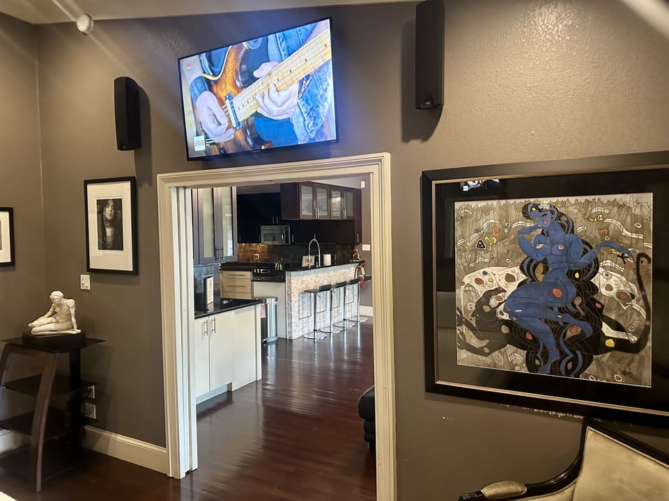 Bedroom and Smart TV 