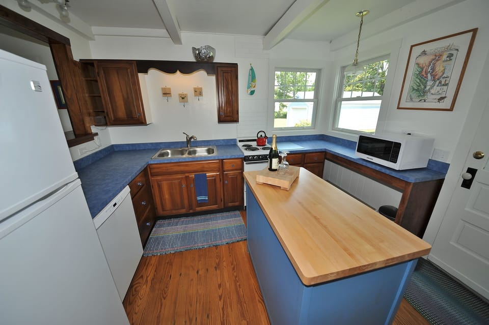 Kitchen with lots of light.