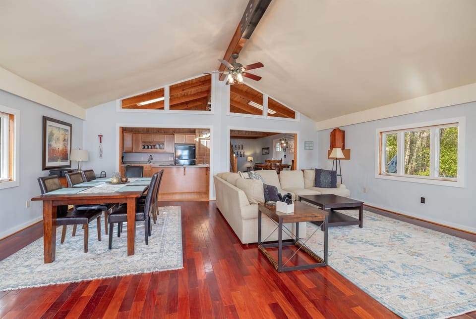 Open Floor Plan!