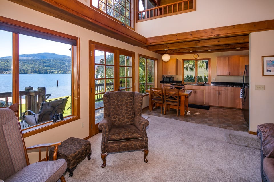 LIVING ROOM / KITCHEN