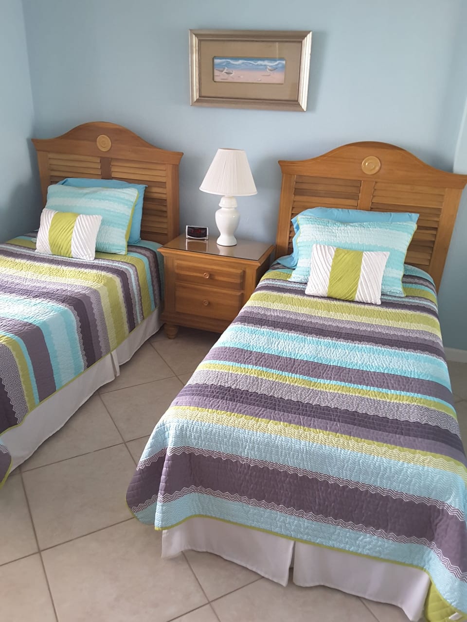 Twin bedroom 