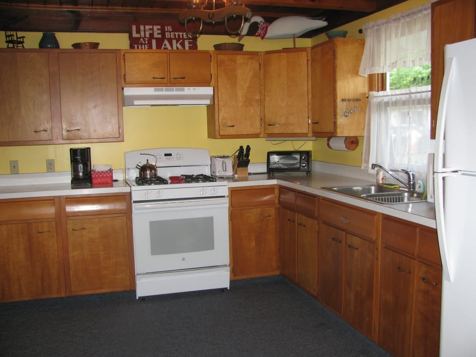 Kitchen (new appliances - 2015)