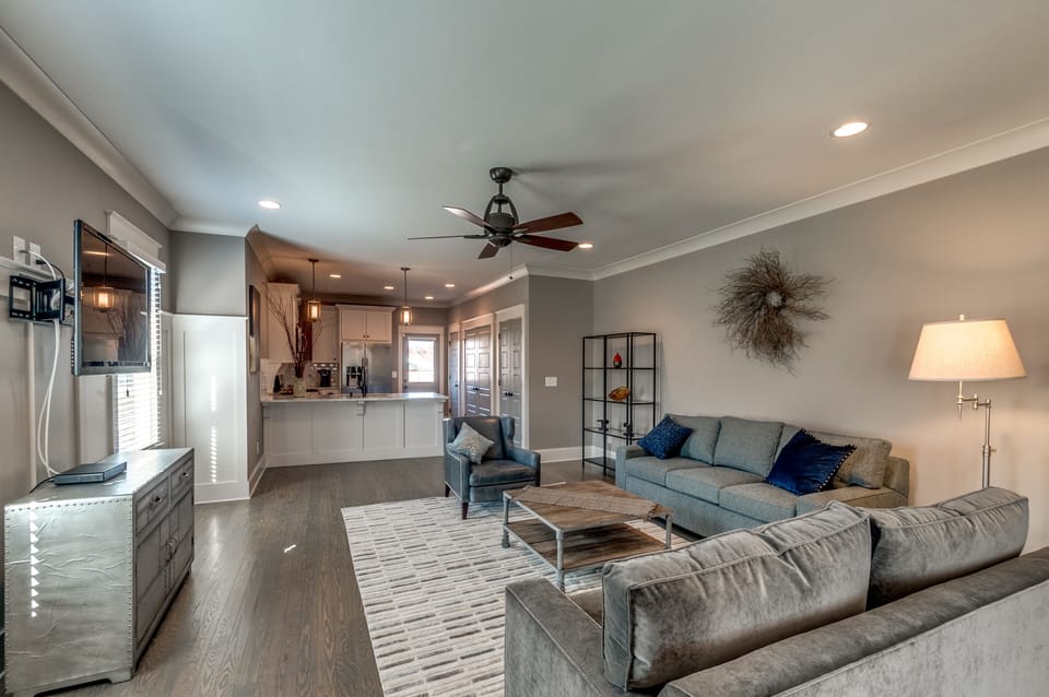 Spacious living room/den & kitchen