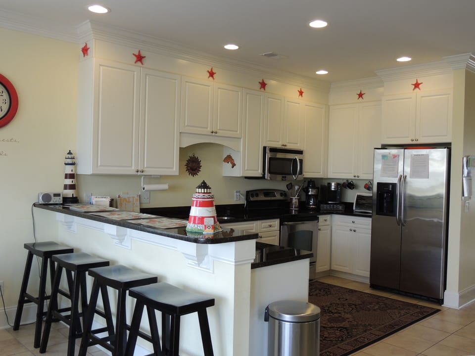Carolina Hideaway kitchen-great place to cook the crabs caught in the marsh!