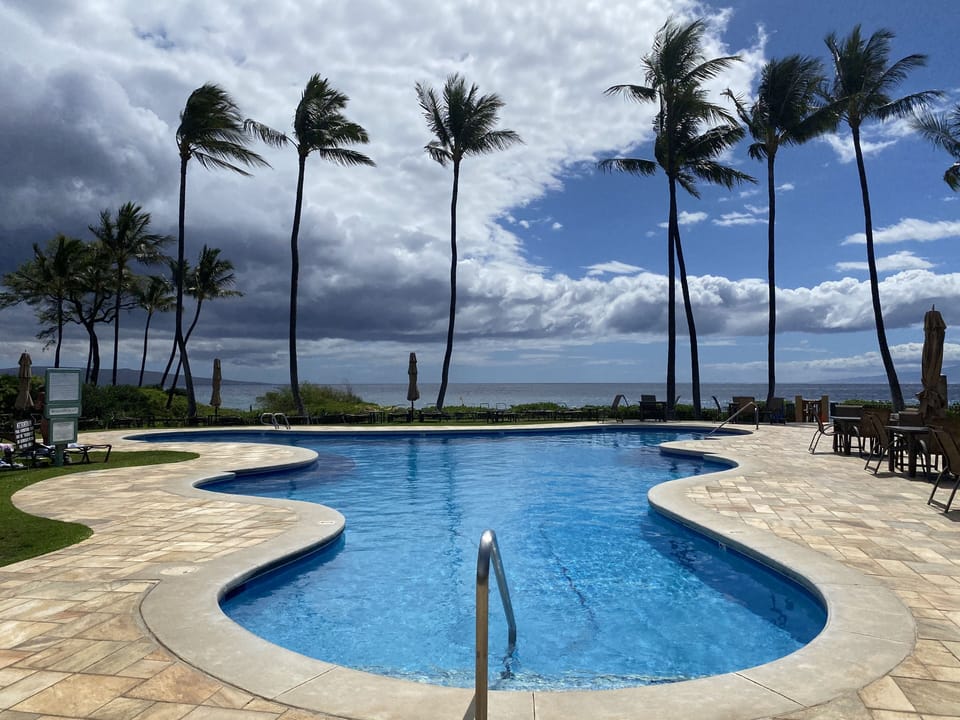 The beachside pool is located on Keawakapu beach. One of Maui’s top beaches