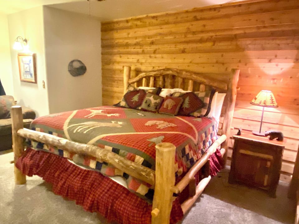 Wildlife-Themed Bedroom - King Bed,  Queen Sofa Sleeper, and Full Private Bath