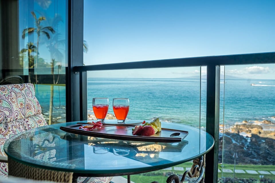You will never tire from the spectacular view from the private Lanai in #202.
