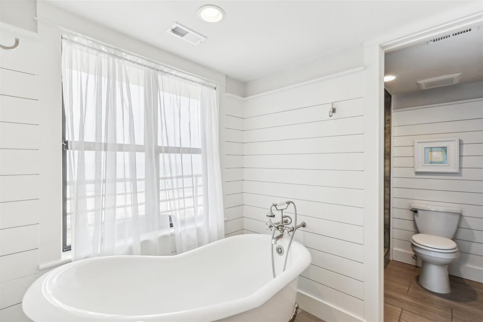 Guest Bathroom with Garden Tub at 1406 Villamare