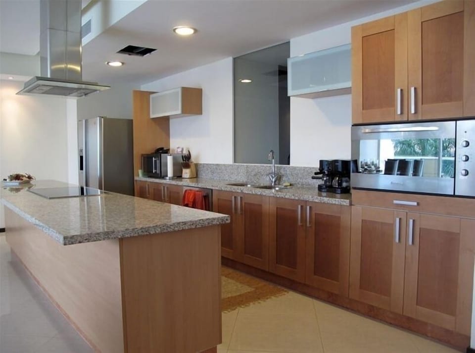 Induction Cook-top, Oven, Microwave, Water Filter, Ice-Maker, Coffee Maker, Toaster, Blender