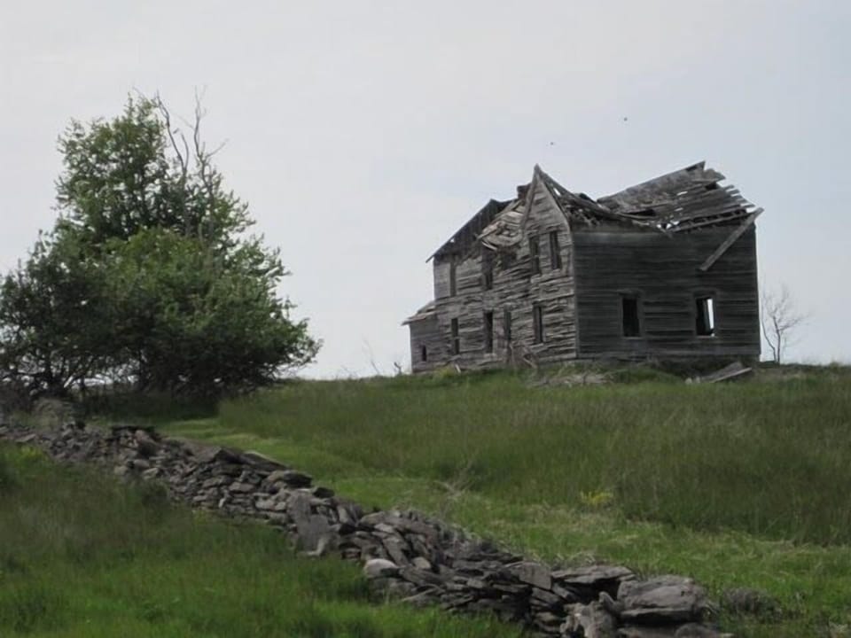 House (mid-island); for certain guests