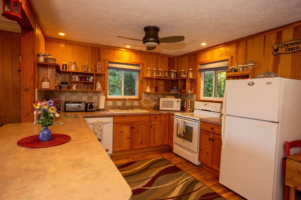 Fully stocked kitchen; dishwasher included