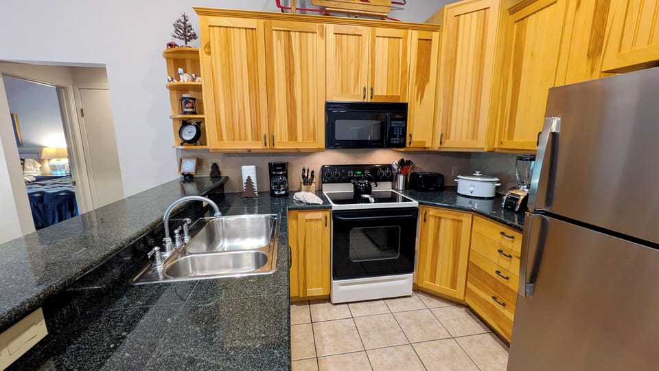 Beaver Creek West Condo J4 kitchen 