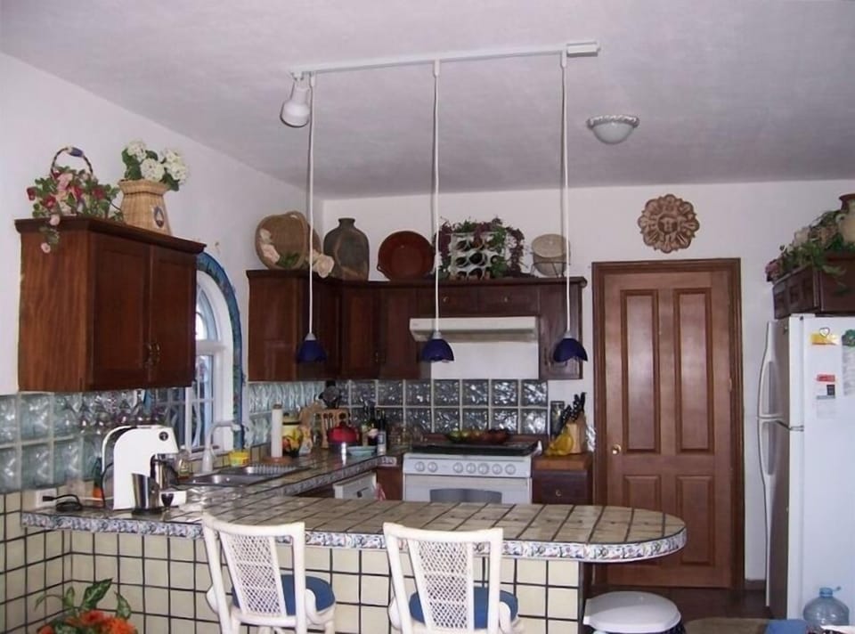 Kitchen - fully equipped with everything you need to prepare meals!