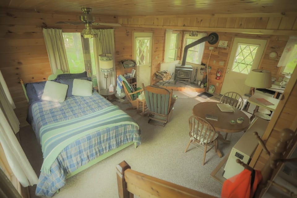 The Tree Lodge Living/Dining Area