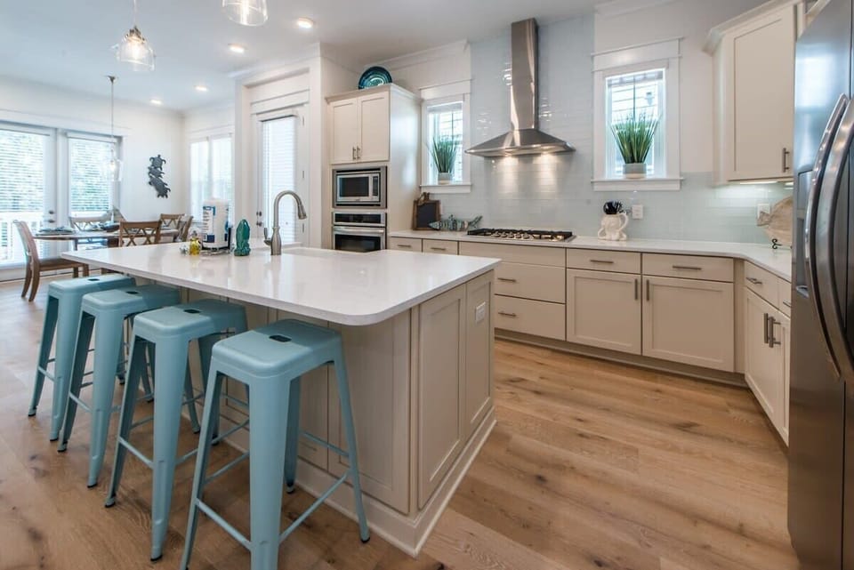 Large Well Appointed Kitchen
