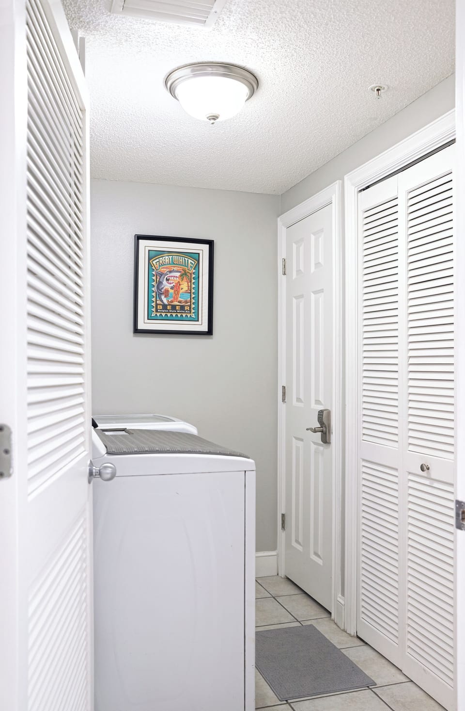 Full size washer/dryer in the unit