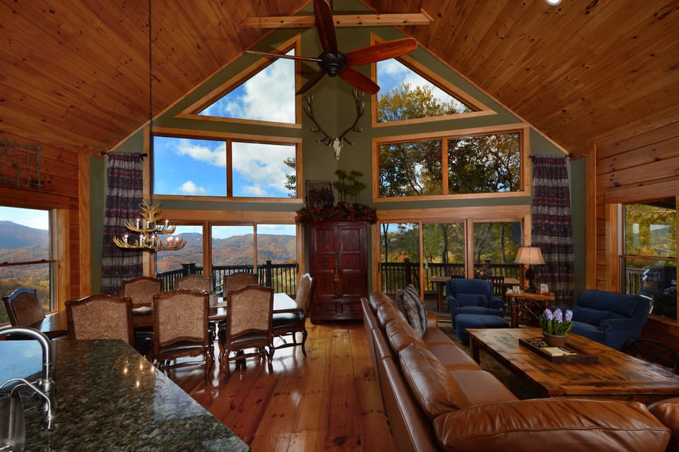Floor to ceiling glass windows to take in the beauty of the mountains.