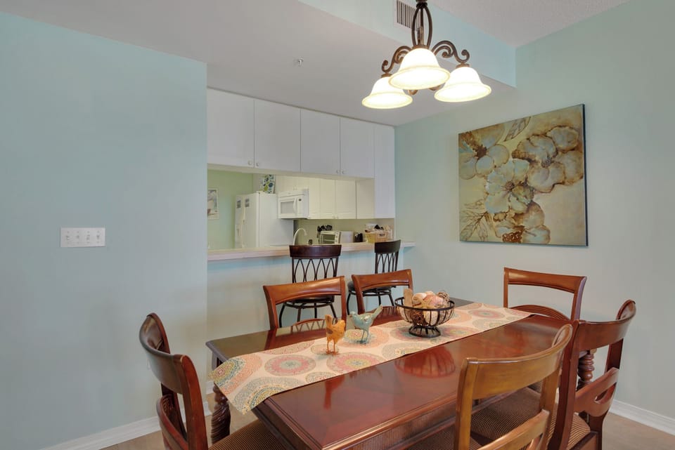 Dining room table seats 6