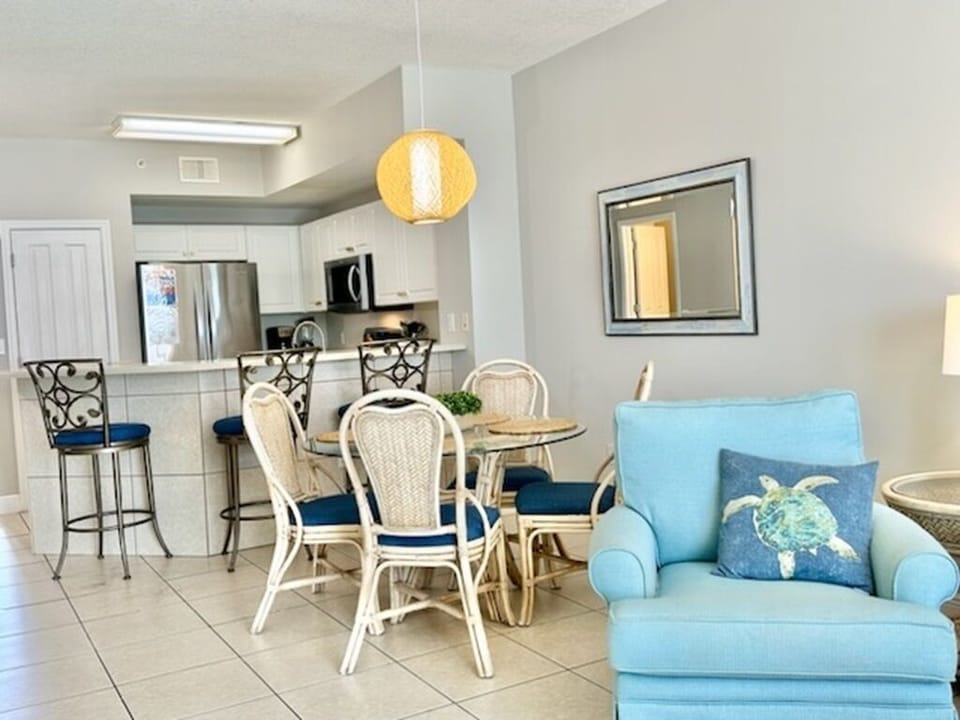 Cozy Dining Area....