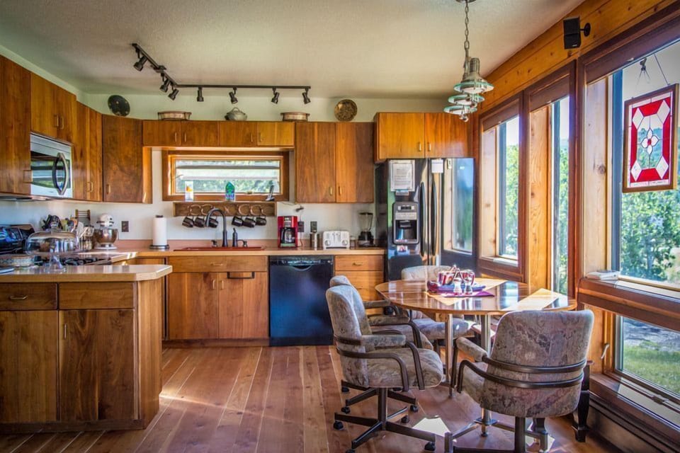Kitchen/Dining