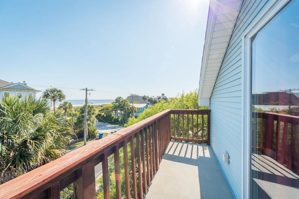 Upstairs deck Front