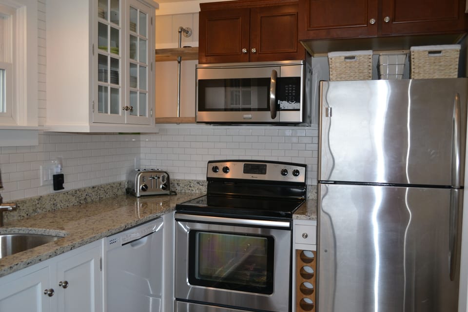 Gorgeous brand new kitchen fully equipped for all your cooking needs.