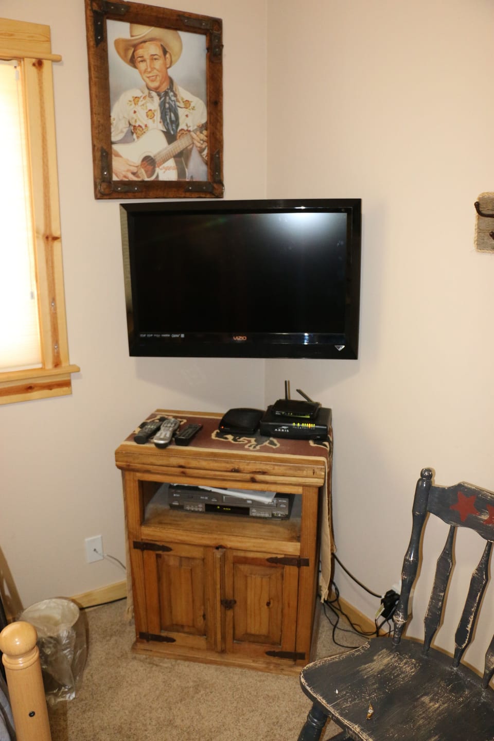 "Buckaroo Kids Room TV plus DVD and VCR (with a selection of Kids movies)