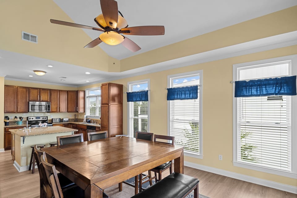 Kitchen / dining room