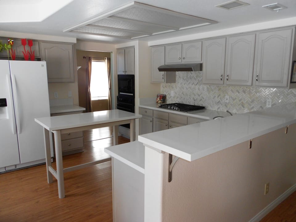 Newly updated kitchen / gas stove