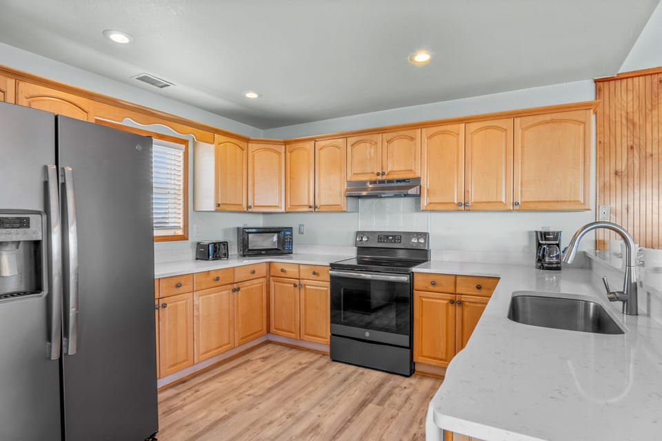 Surf or Sound Realty - 705 - Beach Fun - Kitchen -2