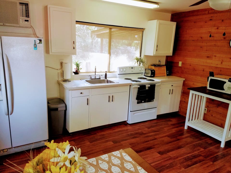 New kitchen stove, new microwave, new sink, new AC units, very clean... 