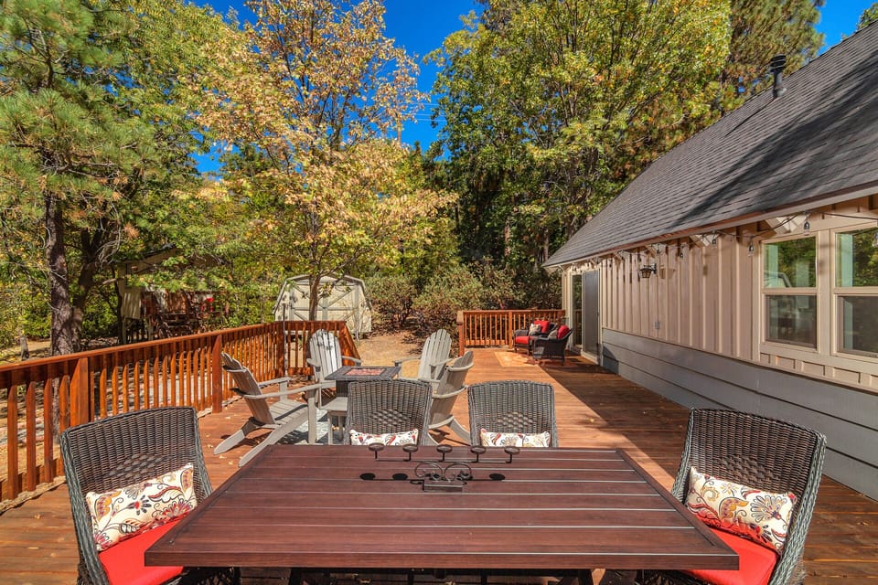 Large, stunning deck with gas grill, dining seating for 6, fire pit for smores!