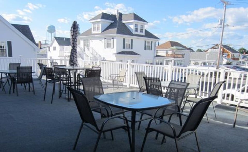 Common area sun deck