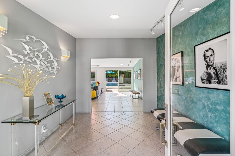 From your first steps inside, your eye is drawn toward light and water.