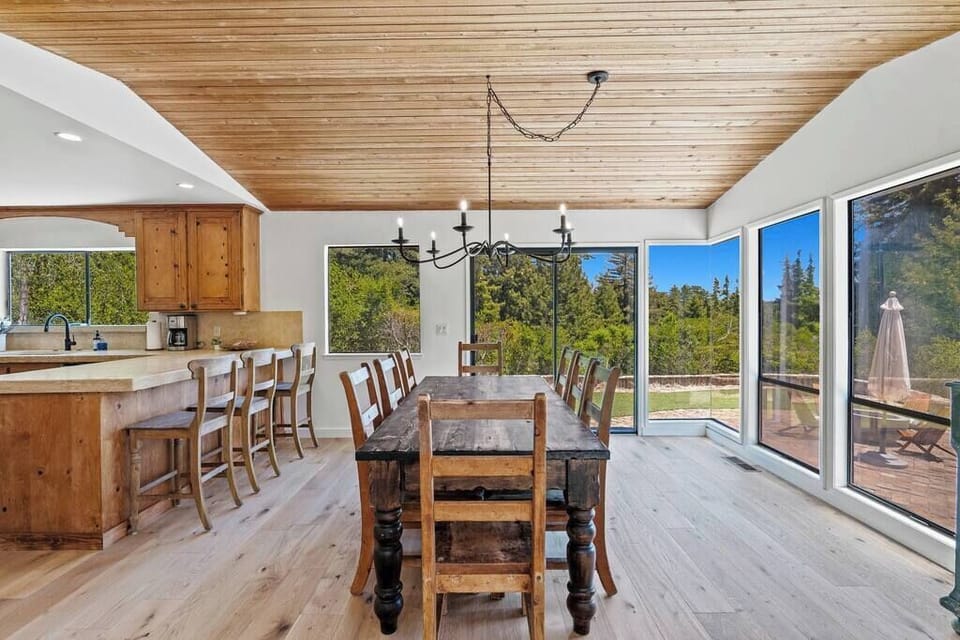 Private most exclusive neighborhood in Santa Cruz. Enjoy your perfect blend of adventure and relaxation