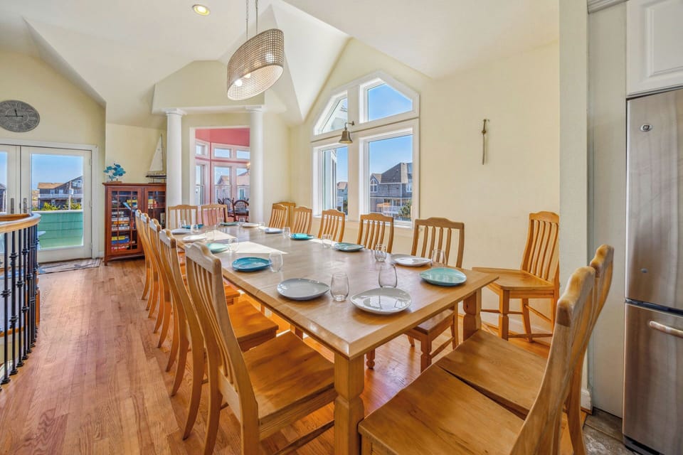 Surf or Sound Realty - 787 - Selah - Dining Area -2