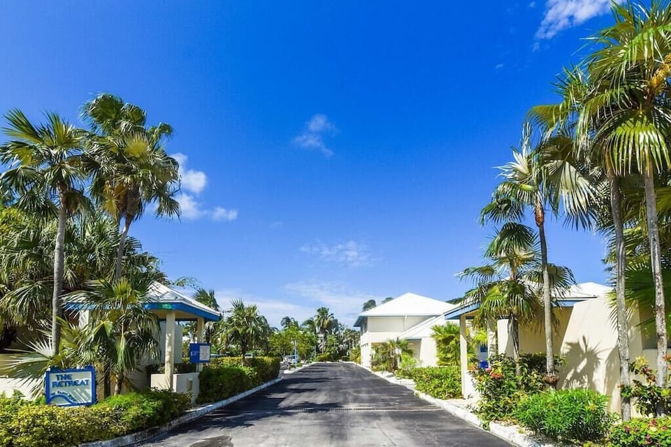 The Entrance to the Retreat Condominiums Parking Lot