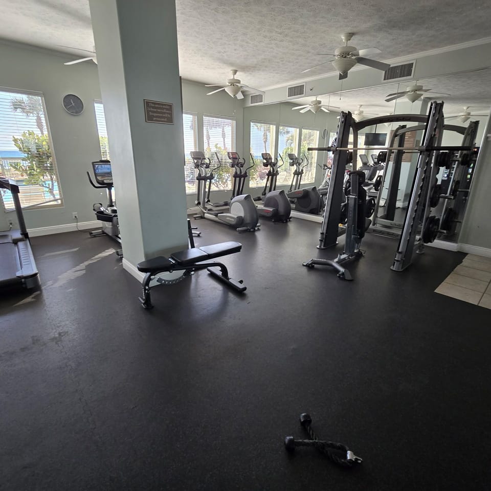 WORKOUT ROOM