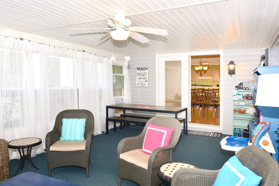Extra seating and dining Space